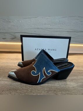 Azalea Wang Women's Brown & Blue Suede Embroidered Mules